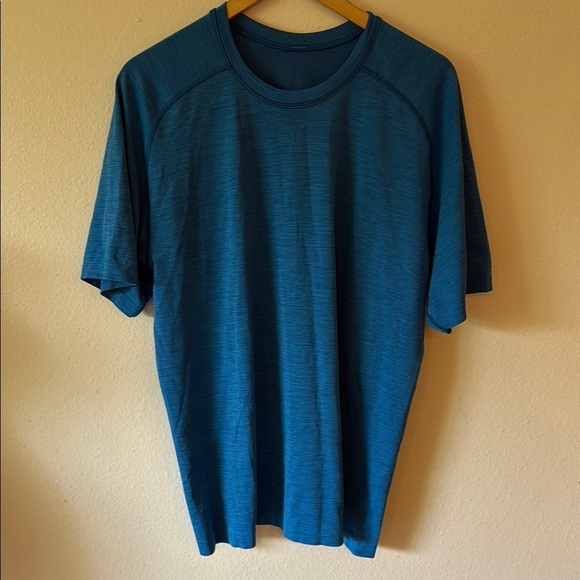 Lululemon sz XL Vent Tech Blue Athletic Workout Outdoor shirt great condition - Picture 1 of 8